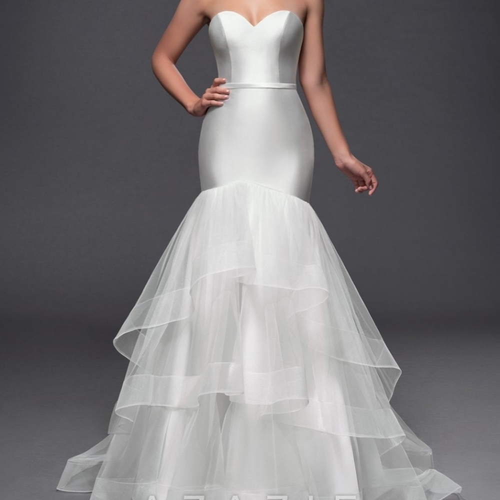 Azazie Chloe NWT size 18 wedding dress, soft white